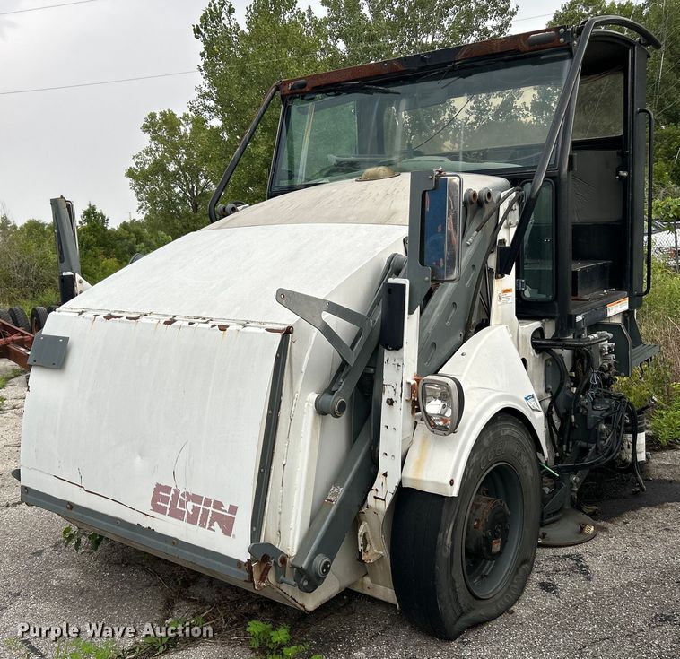 image for item NL9530 2011 Elgin Pelican  street sweeper