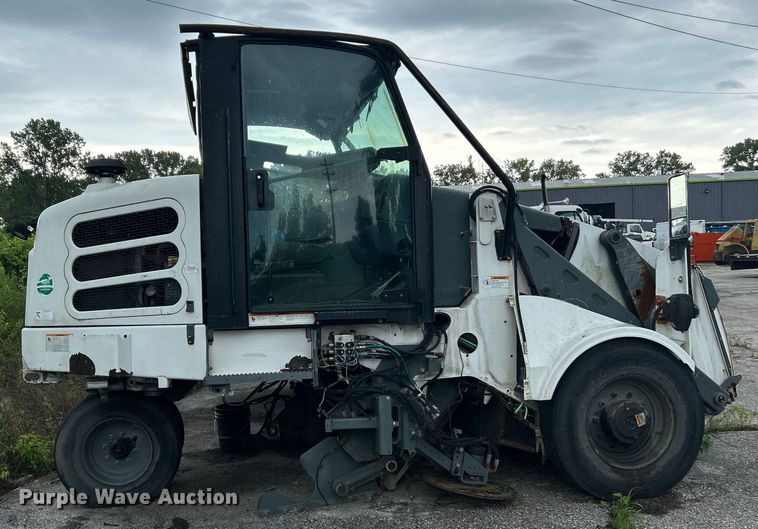 image for item NL9530 2011 Elgin Pelican  street sweeper