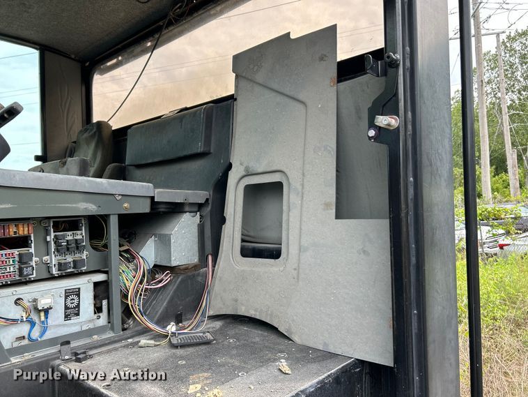 image for item NL9530 2011 Elgin Pelican  street sweeper