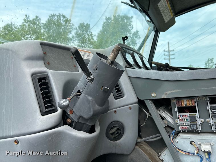 image for item NL9530 2011 Elgin Pelican  street sweeper