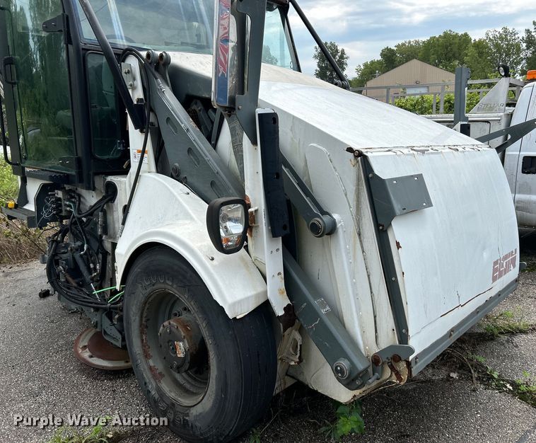 image for item NL9530 2011 Elgin Pelican  street sweeper