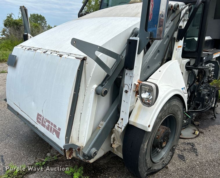 image for item NL9530 2011 Elgin Pelican  street sweeper