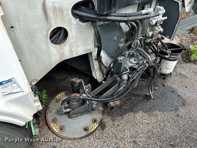 image for item NL9530 2011 Elgin Pelican  street sweeper