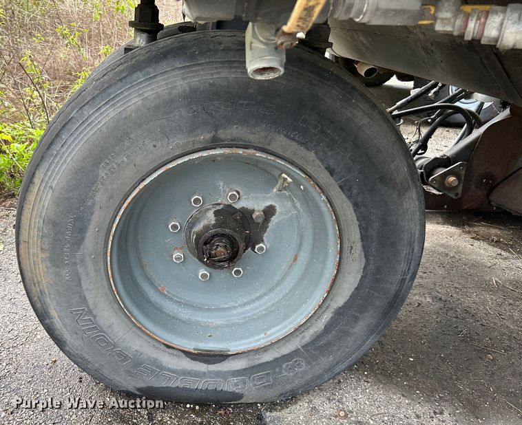 image for item NL9530 2011 Elgin Pelican  street sweeper