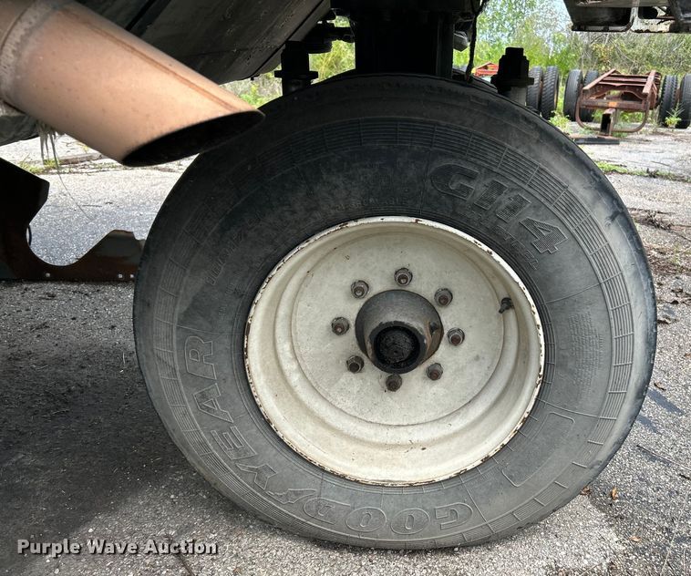 image for item NL9530 2011 Elgin Pelican  street sweeper