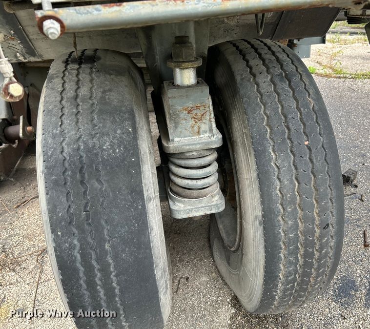 image for item NL9530 2011 Elgin Pelican  street sweeper