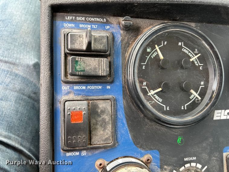 image for item NL9531 2007 Sterling SC8000  street sweeper truck