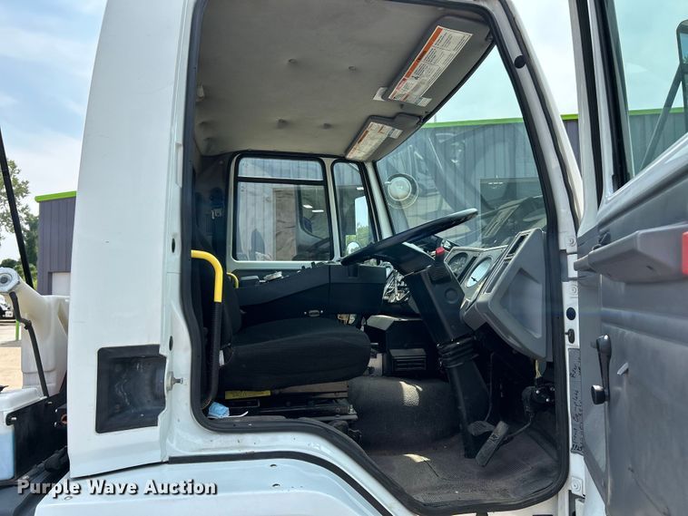 image for item NL9531 2007 Sterling SC8000  street sweeper truck