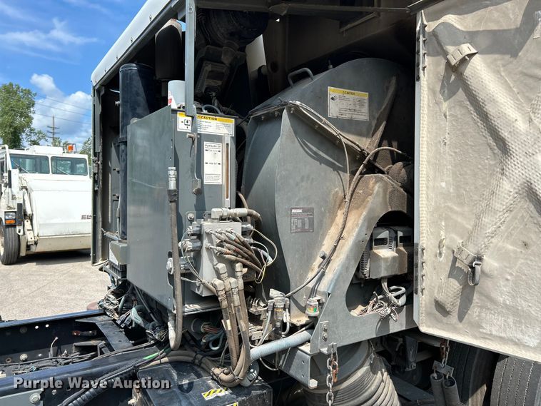 image for item NL9531 2007 Sterling SC8000  street sweeper truck