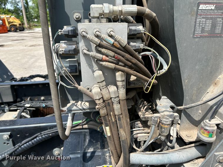 image for item NL9531 2007 Sterling SC8000  street sweeper truck