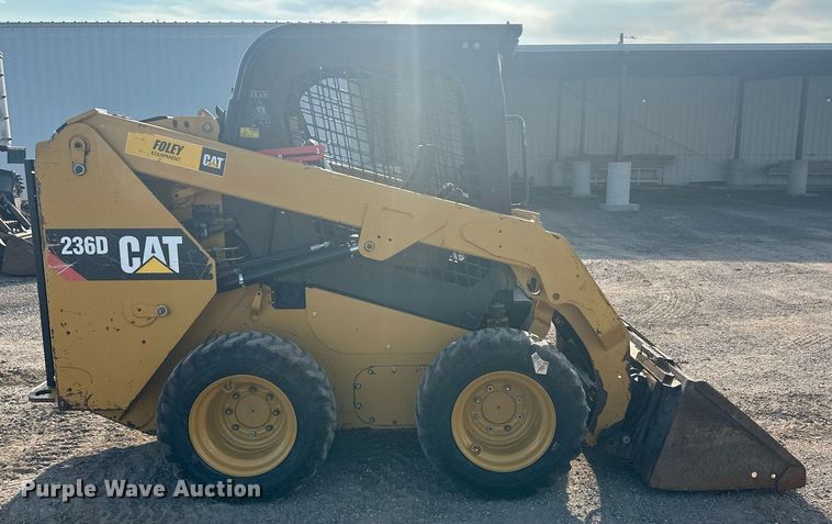 image for item NM9502 2014 Caterpillar 236D  skid steer loader