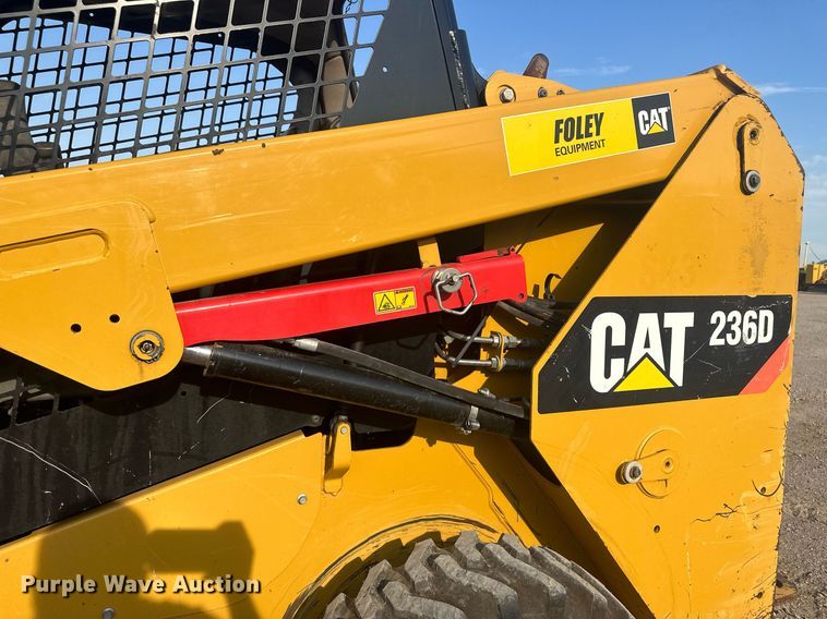 image for item NM9502 2014 Caterpillar 236D  skid steer loader