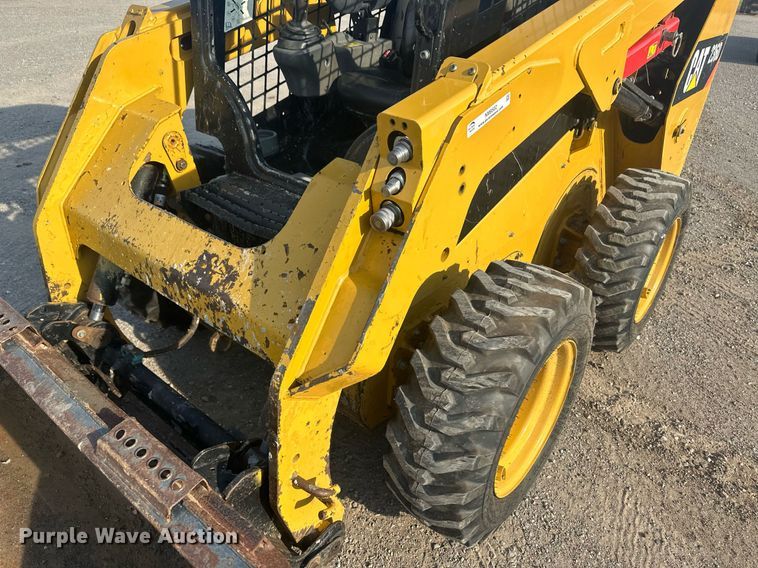 image for item NM9502 2014 Caterpillar 236D  skid steer loader