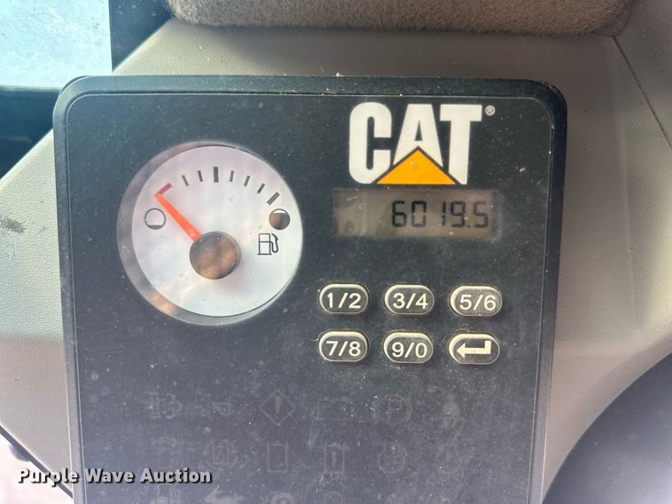 image for item NM9502 2014 Caterpillar 236D  skid steer loader