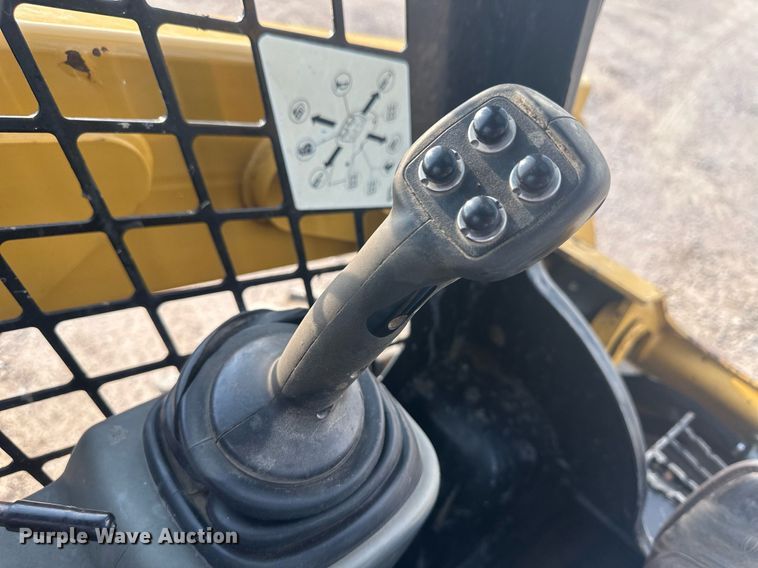 image for item NM9502 2014 Caterpillar 236D  skid steer loader