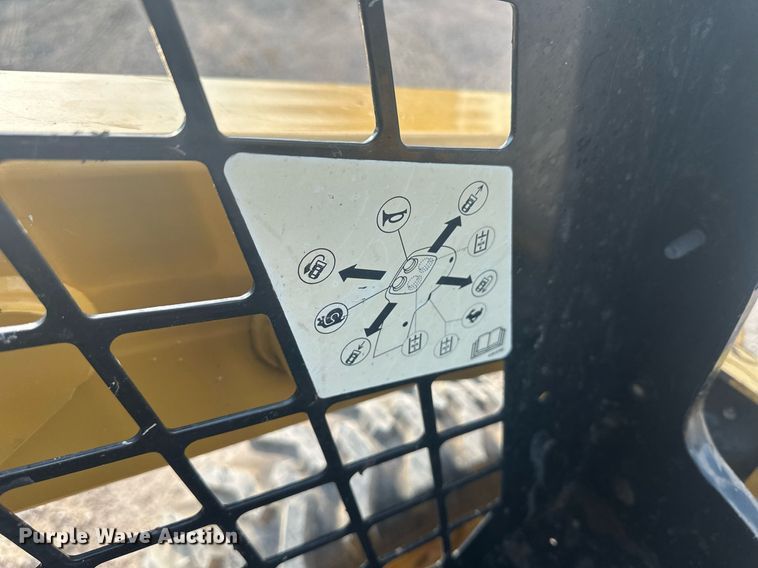 image for item NM9502 2014 Caterpillar 236D  skid steer loader