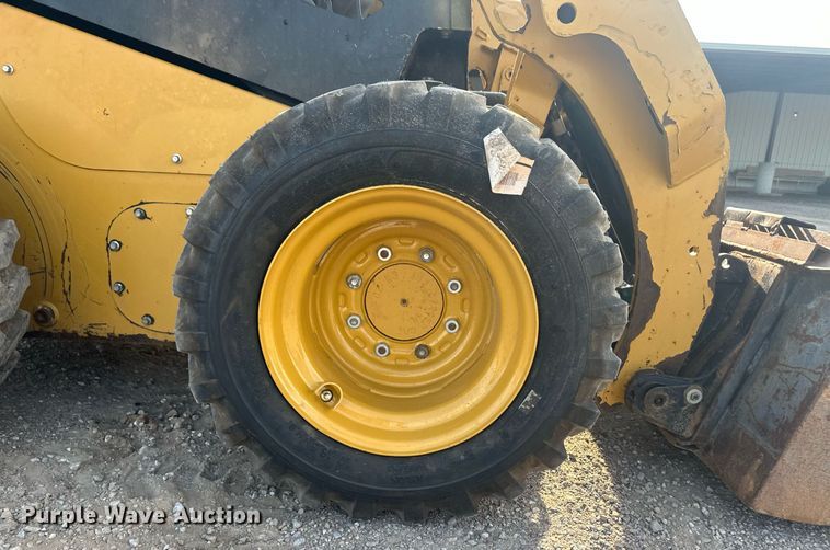 image for item NM9502 2014 Caterpillar 236D  skid steer loader