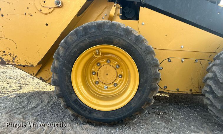 image for item NM9502 2014 Caterpillar 236D  skid steer loader