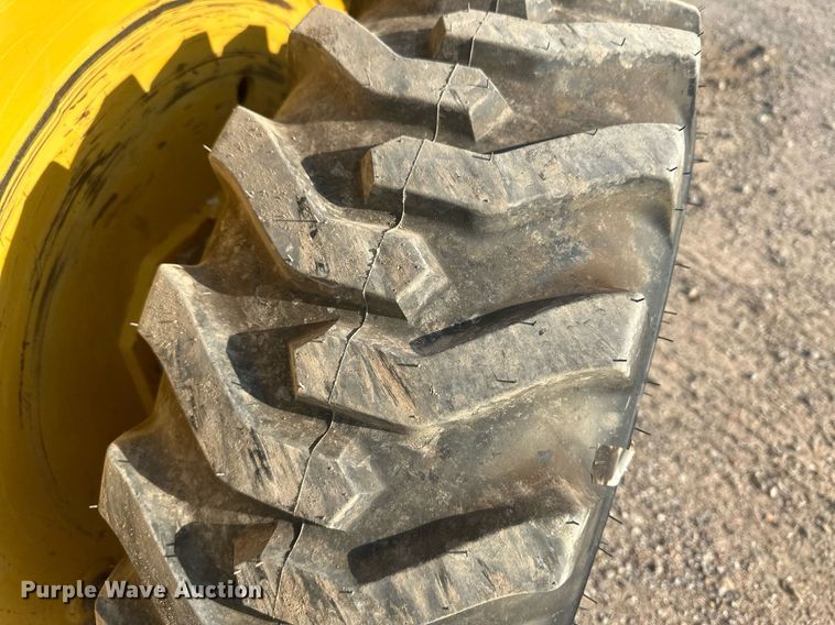 image for item NM9502 2014 Caterpillar 236D  skid steer loader