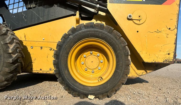 image for item NM9502 2014 Caterpillar 236D  skid steer loader