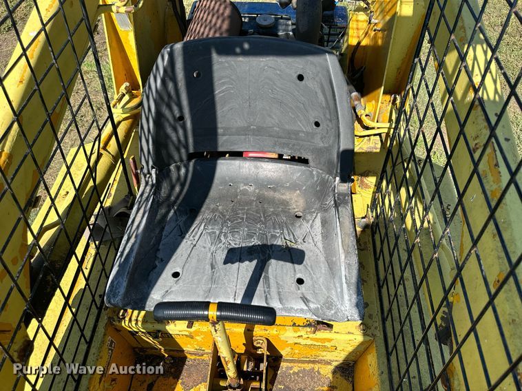 image for item NP9973 Mustang 441  skid steer loader