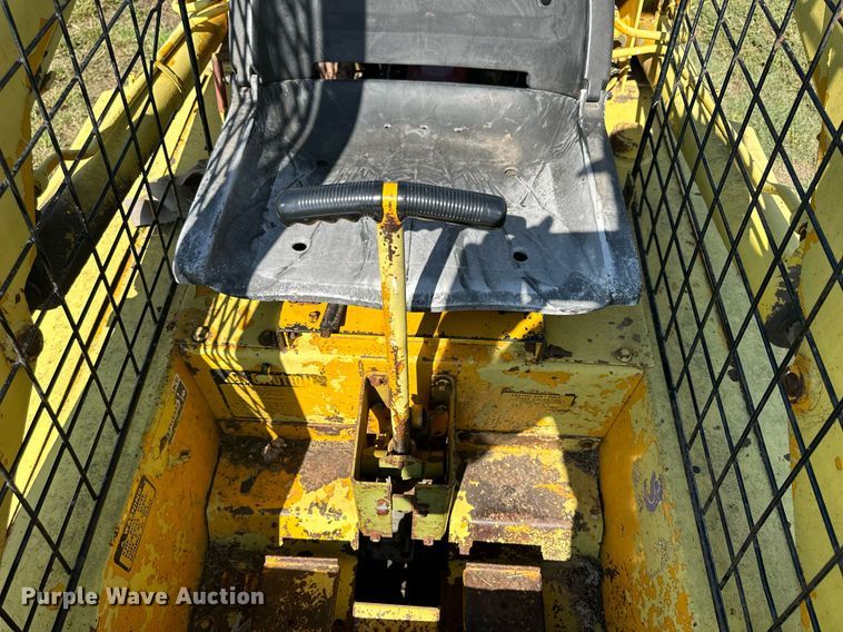 image for item NP9973 Mustang 441  skid steer loader
