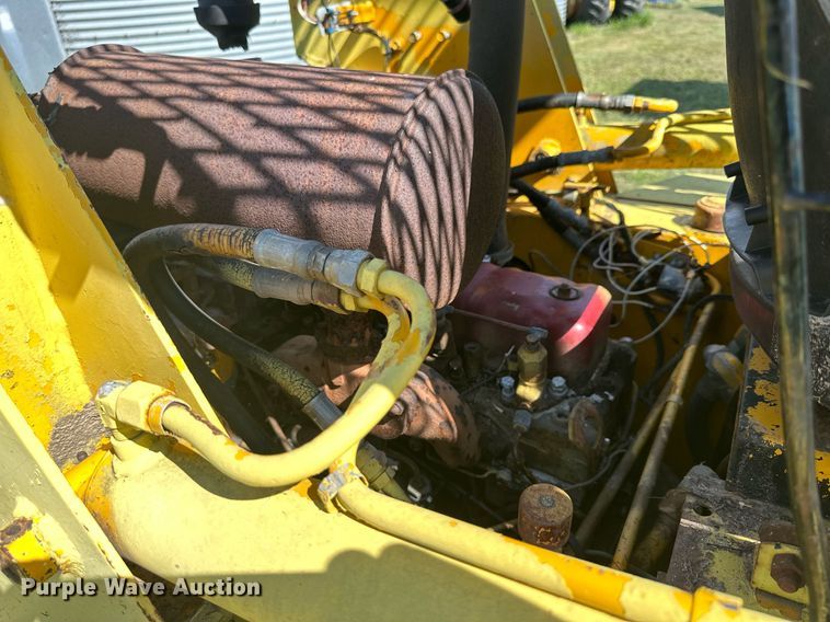 image for item NP9973 Mustang 441  skid steer loader