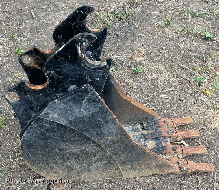 image for item NT9467 2022 Kubota KX080-4S2  mini excavator