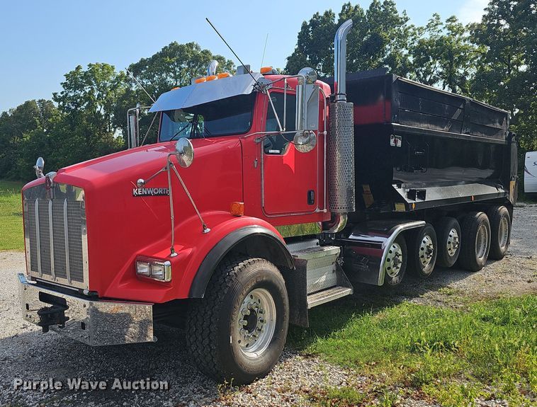 image for item NT9898 2007 Kenworth T800  dump truck