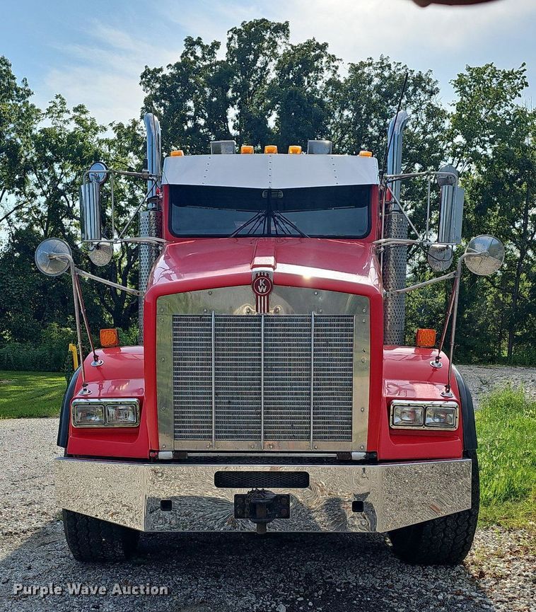 image for item NT9898 2007 Kenworth T800  dump truck