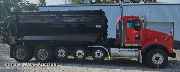 image for item NT9898 2007 Kenworth T800  dump truck