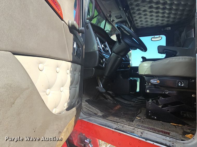 image for item NT9898 2007 Kenworth T800  dump truck