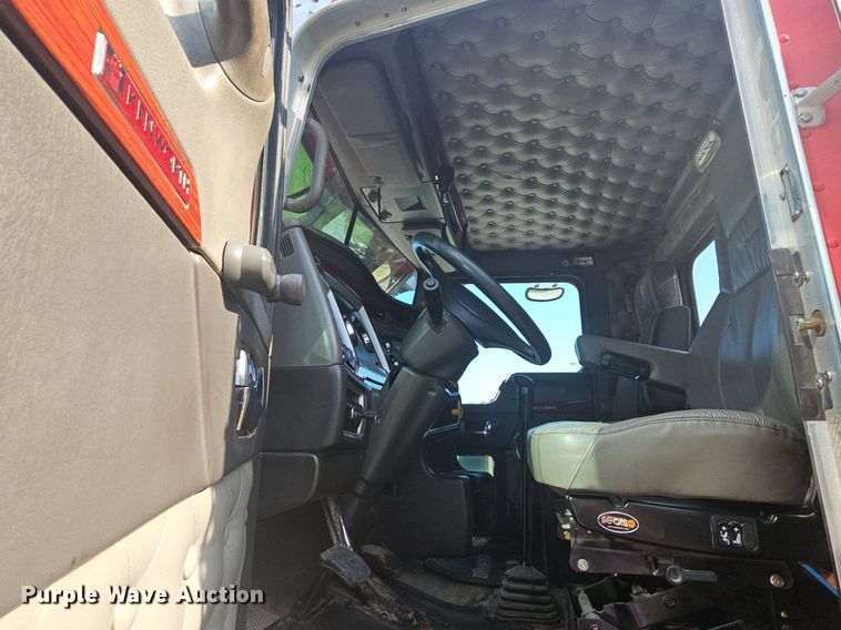 image for item NT9898 2007 Kenworth T800  dump truck