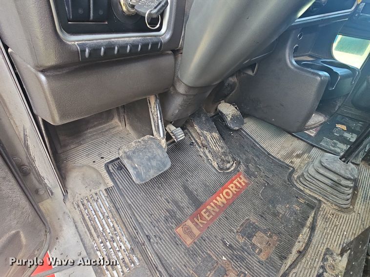 image for item NT9898 2007 Kenworth T800  dump truck