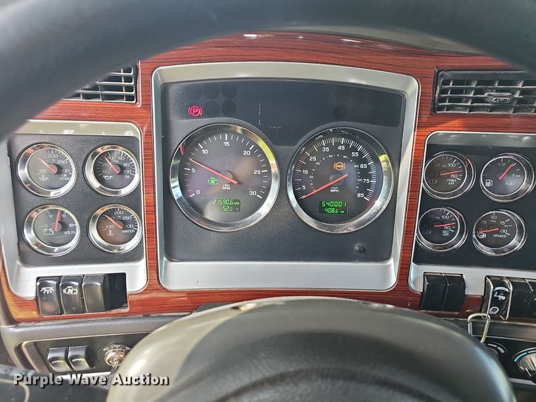 image for item NT9898 2007 Kenworth T800  dump truck