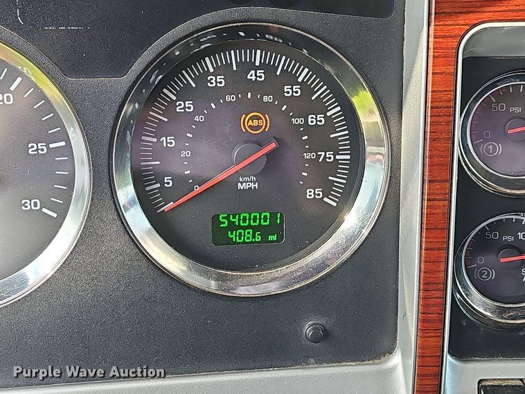 image for item NT9898 2007 Kenworth T800  dump truck