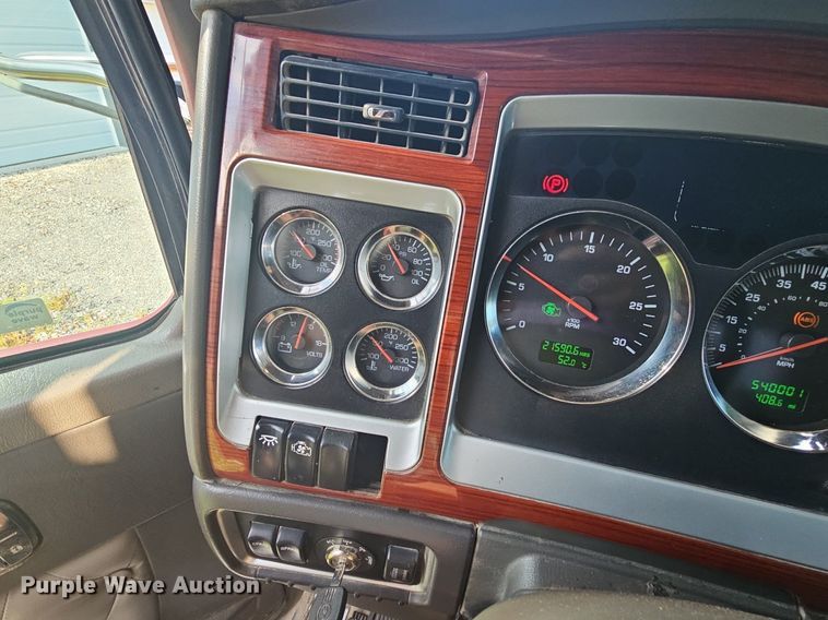 image for item NT9898 2007 Kenworth T800  dump truck