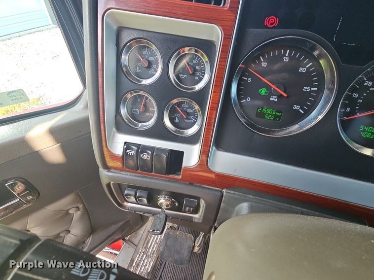 image for item NT9898 2007 Kenworth T800  dump truck