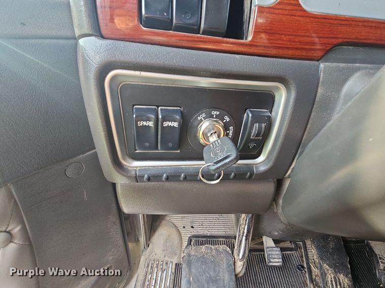 image for item NT9898 2007 Kenworth T800  dump truck