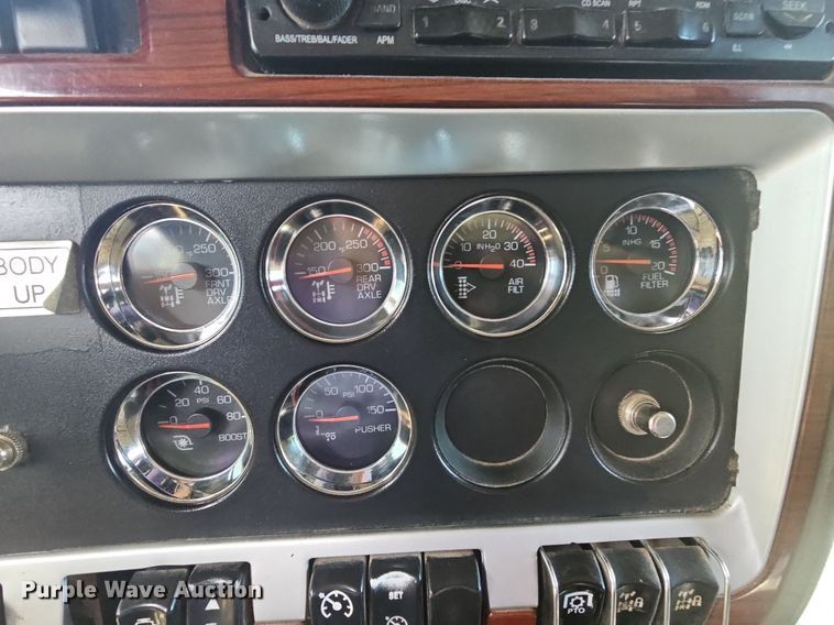 image for item NT9898 2007 Kenworth T800  dump truck