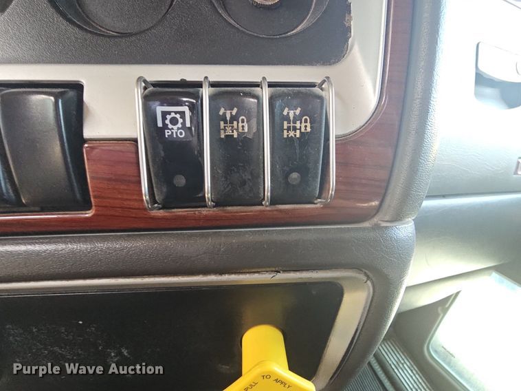 image for item NT9898 2007 Kenworth T800  dump truck