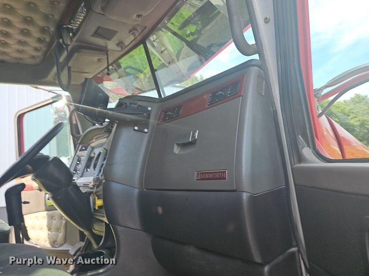 image for item NT9898 2007 Kenworth T800  dump truck