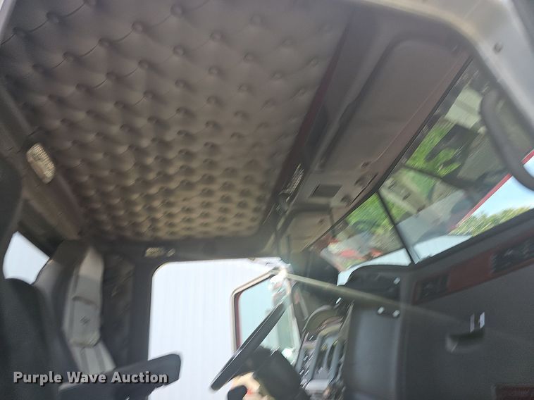 image for item NT9898 2007 Kenworth T800  dump truck