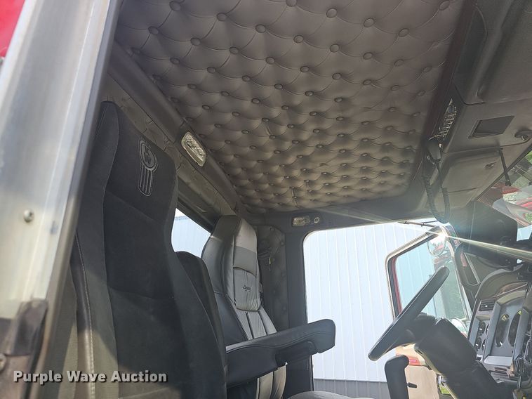 image for item NT9898 2007 Kenworth T800  dump truck