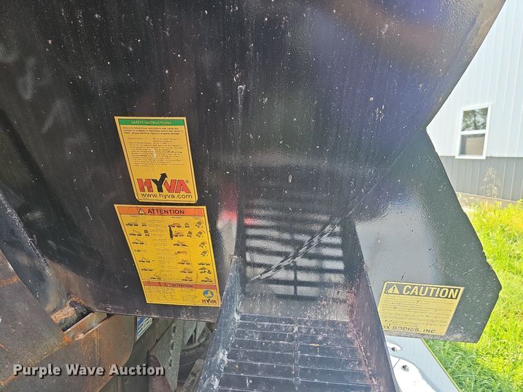 image for item NT9898 2007 Kenworth T800  dump truck