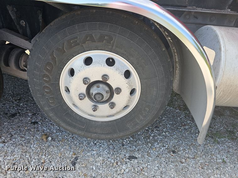 image for item NT9898 2007 Kenworth T800  dump truck