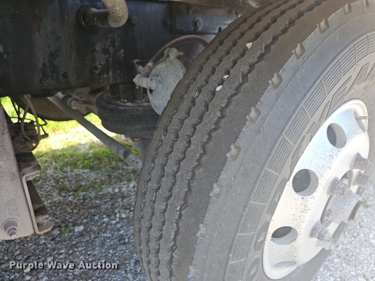 image for item NT9898 2007 Kenworth T800  dump truck