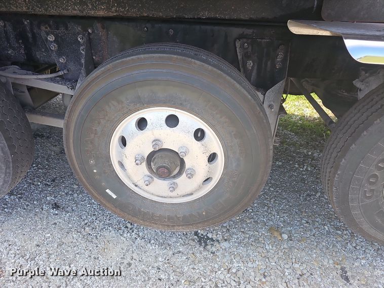 image for item NT9898 2007 Kenworth T800  dump truck