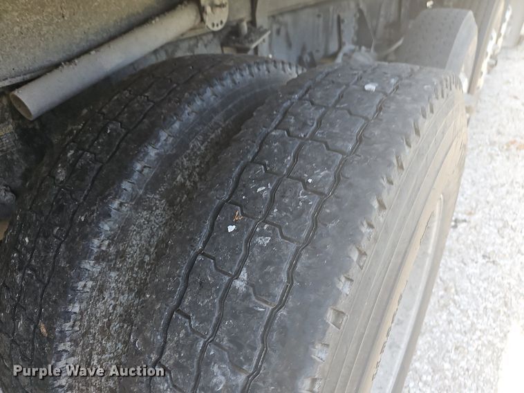 image for item NT9898 2007 Kenworth T800  dump truck