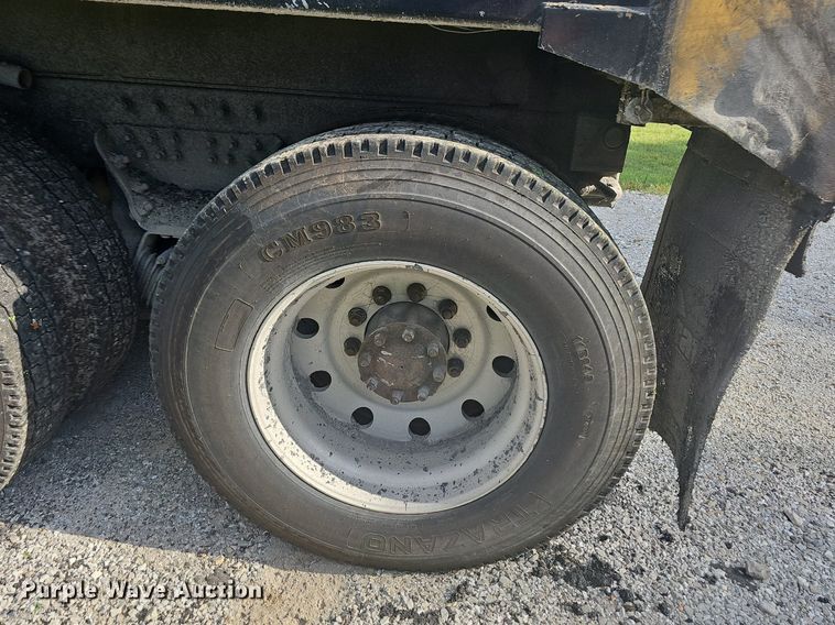 image for item NT9898 2007 Kenworth T800  dump truck